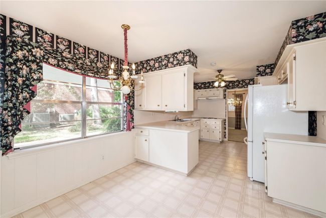 6211 Darby Way, House other with 5 bedrooms, 3 bathrooms and 2 parking in Spring TX | Image 11