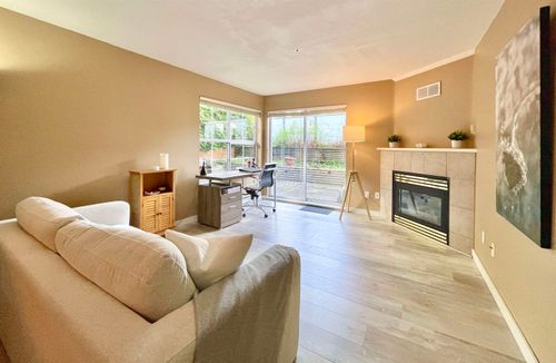 35-689 Park Rd, Gibsons, BC, V0N1V7 | Card Image