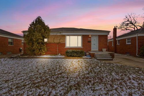 31272 Burton St, Saint Clair Shores, MI, 48082-1458 | Card Image