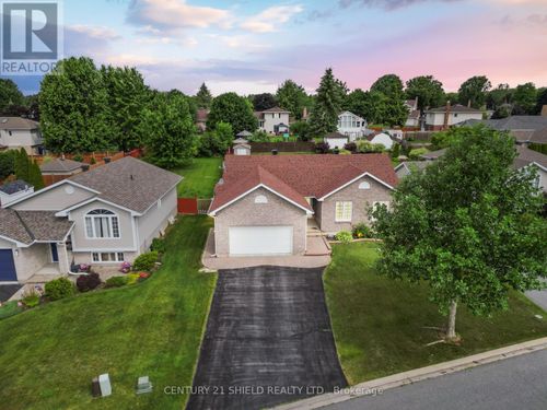 140 Markell Cres, Cornwall, ON, K6H6X2 | Card Image