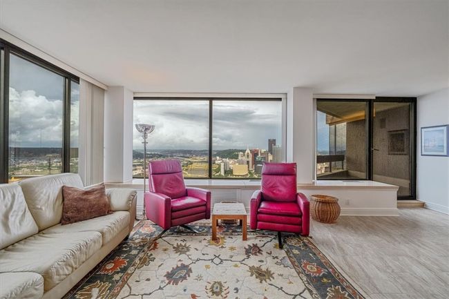 APT-780E - 1 Trimont Ln, Condo with 3 bedrooms, 3 bathrooms and 2 parking in Mt Washington PA | Image 5