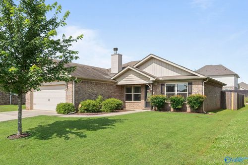150 Walkers Hill Rd, Meridianville, AL, 35759-1830 | Card Image