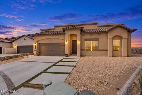 2331 Enchanted Eagle Ln, El Paso, TX, 79911-7552 | Card Image