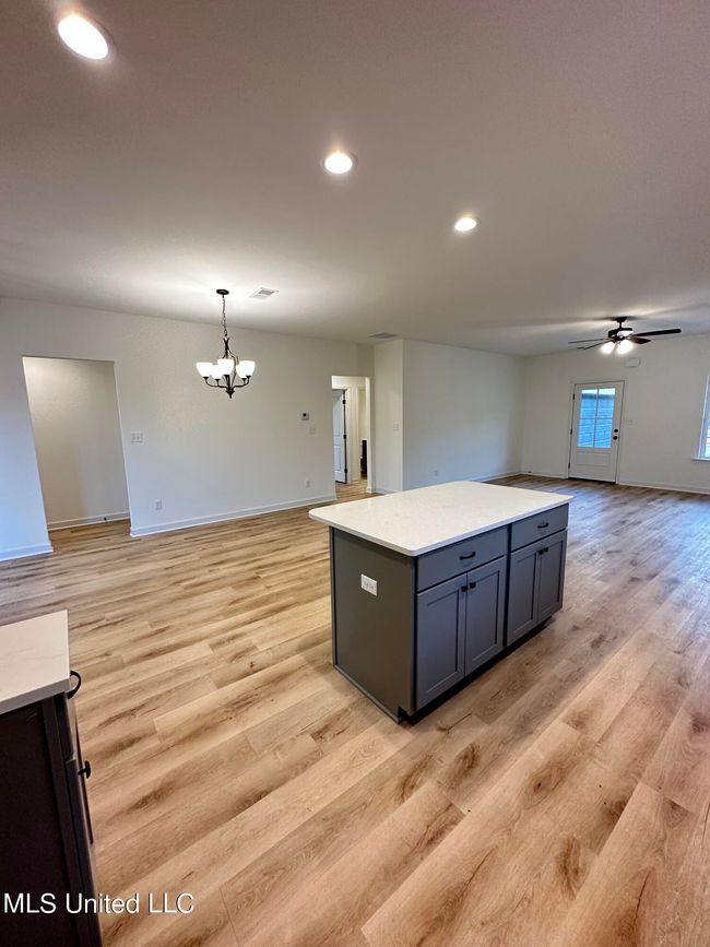 Kitchen | Image 11