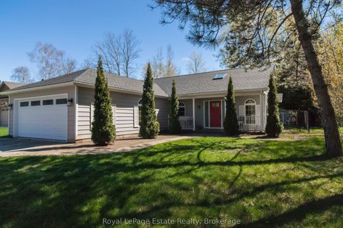 357 Tyendinaga Dr, Southampton, ON, N0H2L0 | Card Image