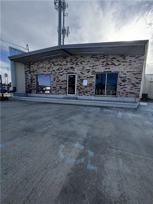 3234 Chetta Dr, Metairie, LA, 70003-4407 | Card Image