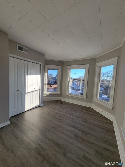 187 Hart St, New Britain, CT, 06052-2107 | Card Image