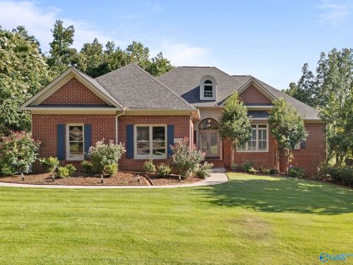 1318 Deans Dr Se, Huntsville, AL, 35802-2714 | Card Image