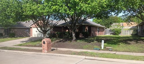 2740 Beacon Hill Dr, Rockwall, TX, 75087-7100 | Card Image