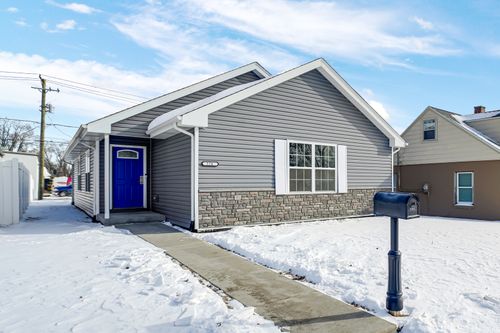 224 N La Salle Ave, Bradley, IL, 60915-1736 | Card Image