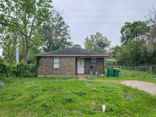2205 Velma St, La Marque, TX, 77568-4049 | Card Image