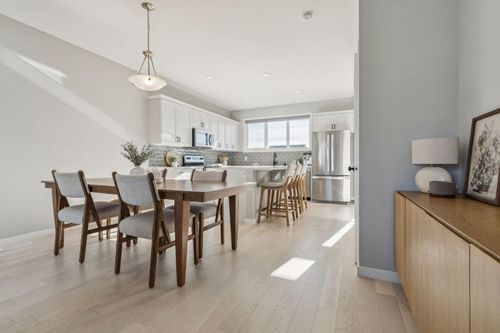 22 Precedence Glen, Cochrane, AB, T4C2W7 | Card Image