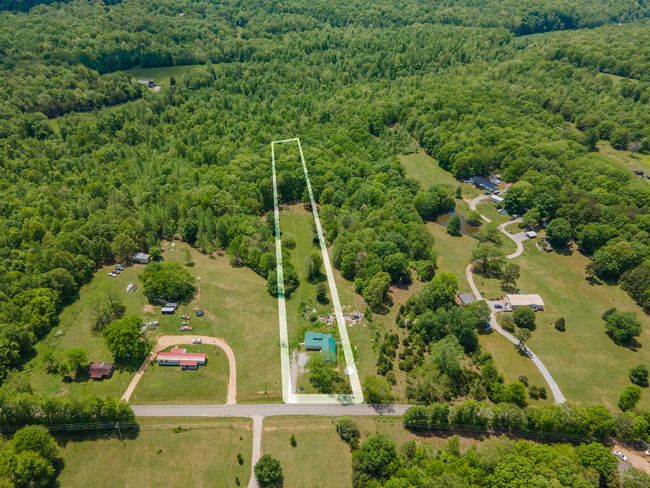 2724 She Boss Rd, House other with 2 bedrooms, 2 bathrooms and 4 parking in Duck River TN | Image 23
