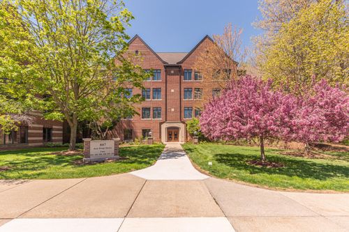 302-807 Asa Gray Dr, Ann Arbor, MI, 48105-3510 | Card Image