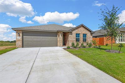 1406 Quail Creek Drive, House other with 3 bedrooms, 2 bathrooms and null parking in Cleburne TX | Image 2