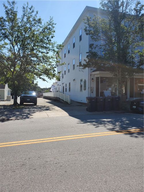 205-7 Main St, North Kingstown, RI, 02852-5054 | Card Image