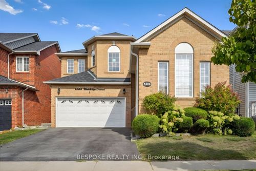 1206 Wadebridge Cres, Oshawa, ON, L1K2V5 | Card Image