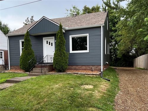 2033 Franklin Pl Nw, Canton, OH, 44709-2319 | Card Image