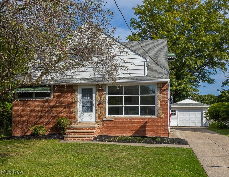 Carol Dr, Euclid, OH 44119