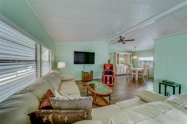 148 Gull Aire Blvd, House other with 2 bedrooms, 2 bathrooms and null parking in OLDSMAR FL | Image 6