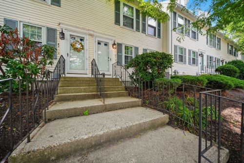 41 Beech Hill Ave, Manchester, NH, 03103-7800 | Card Image