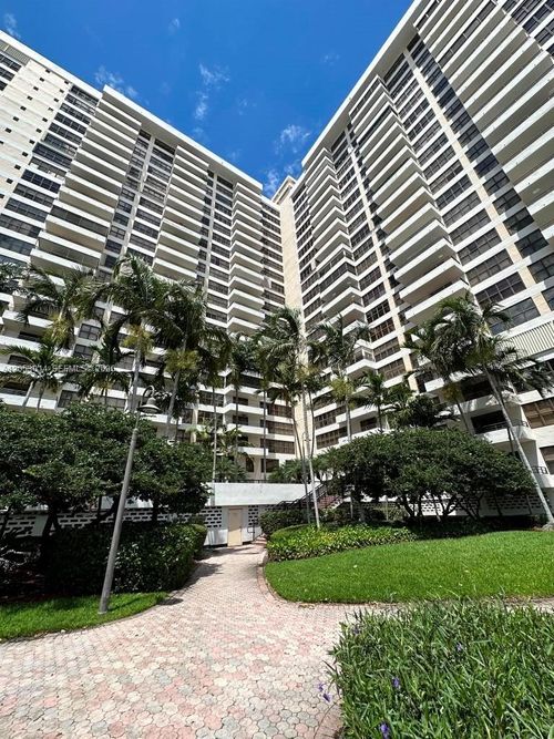 317-600 Three Islands Blvd, Hallandale Beach, FL, 33009-2888 | Card Image