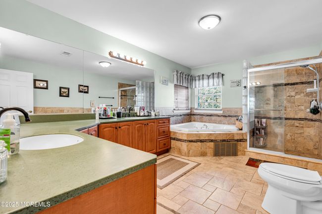 31 Woodview Dr, House other with 5 bedrooms, 4 bathrooms and null parking in Howell NJ | Image 29