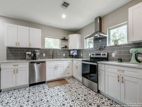 114 New Haven Dr, San Antonio, TX, 78209-4720 | Card Image