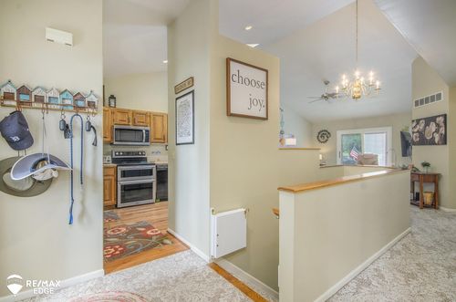 3370 Cherry Blossom Ct, Davison, MI, 48423-1183 | Card Image