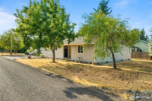 750 W Vine St, Chehalis, WA, 98532-8991 | Card Image