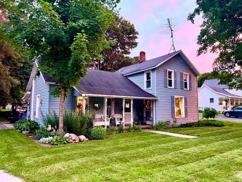 315 W Pere Marquette St, Big Rapids, MI, 49307-1027 | Card Image