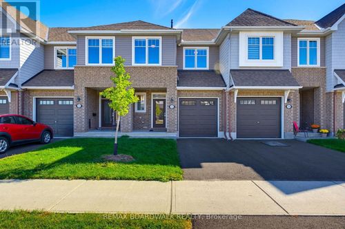 322 Cosanti Dr, Stittsville, ON, K2S2W6 | Card Image
