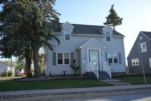 206 3rd St S.E., Oelwein, IA, 50662 | Card Image