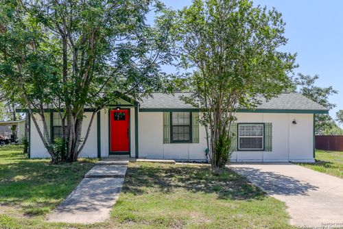 1410 B St, Floresville, TX, 78114-2030 | Card Image