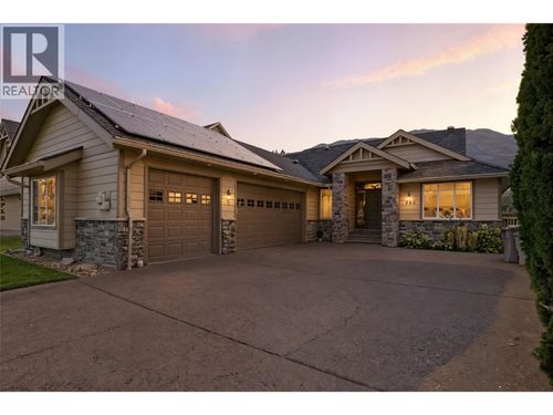 565 Mccurrach Pl, Kamloops, BC, V2B8R1 | Card Image