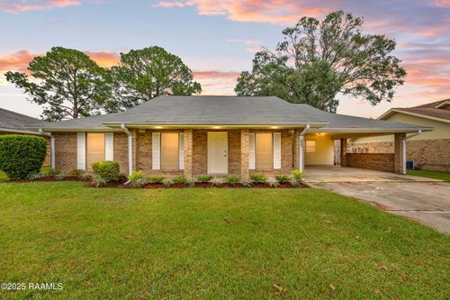102 Wisteria Dr, Lafayette, LA, 70506-6858 | Card Image