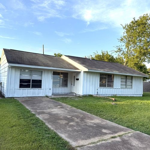 3790 Le Bleu St, Beaumont, TX, 77707-2442 | Card Image