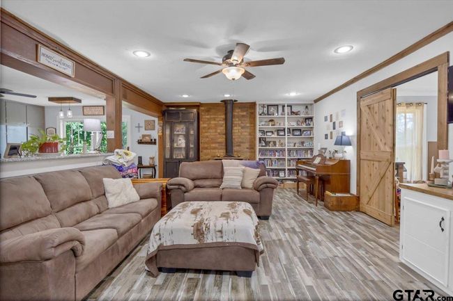 14325 County Road 2141, Home with 3 bedrooms, 2 bathrooms and null parking in Troup TX | Image 15