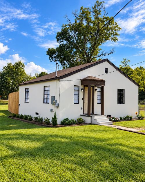 1009 Henderson, Orange, TX, 77630 | Card Image