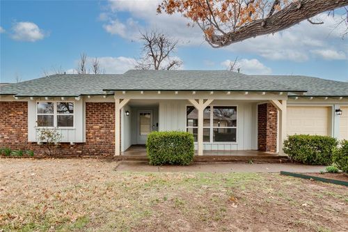 2620 Berkshire Way, The Village, OK, 73120-3405 | Card Image