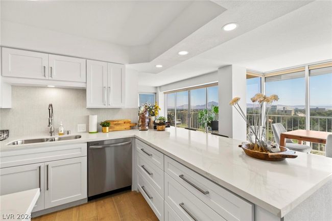 3111 Bel Air Dr, Unit#8F, Las Vegas, NV 89109 | Image 21