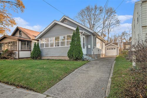 612 Woodridge St, Grand Rapids, MI, 49505-4245 | Card Image