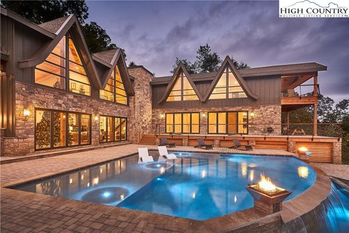 173 Scenic Vista Trl, Blowing Rock, NC, 28605-8932 | Card Image