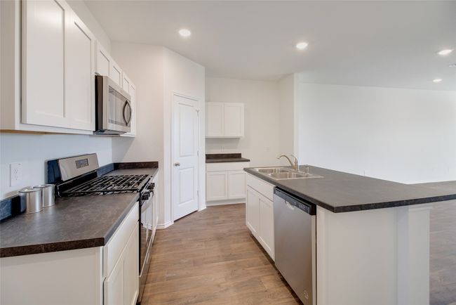 632 Arnold Loop, Townhouse with 3 bedrooms, 2 bathrooms and 2 parking in Uhland TX | Image 10