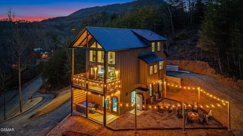 1518 Bear Valley Rd, Sevierville, TN, 37876-2642 | Card Image