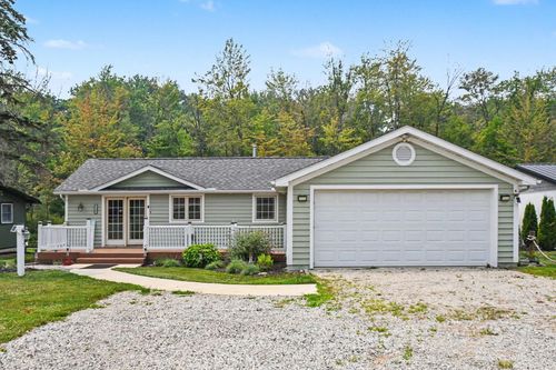 11397 Ne Wawasee Dr, Syracuse, IN, 46567-8634 | Card Image