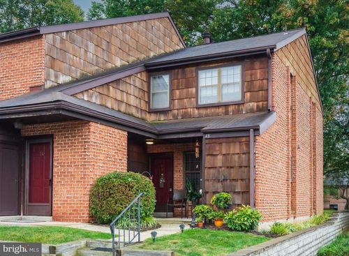 48 Rittenhouse Ct, CHESTERBROOK, PA, 19087-1216 | Card Image
