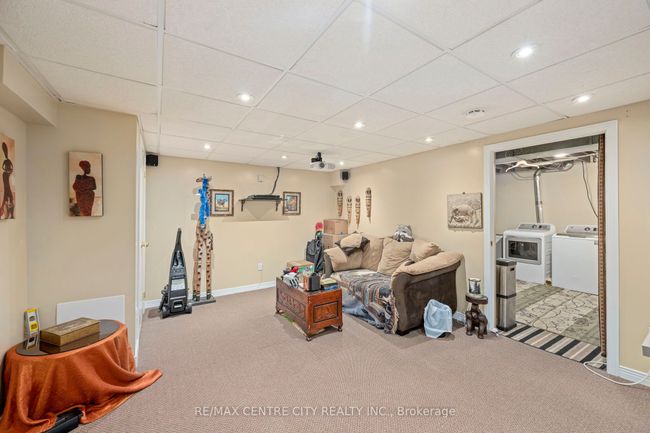 150 Culver Cres, House attached with 3 bedrooms, 1 bathrooms and 3 parking in London ON | Image 20