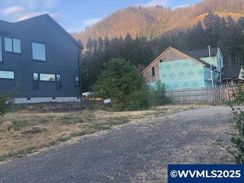 135 S Patton Rd, Detroit, OR, 97342-0007 | Card Image