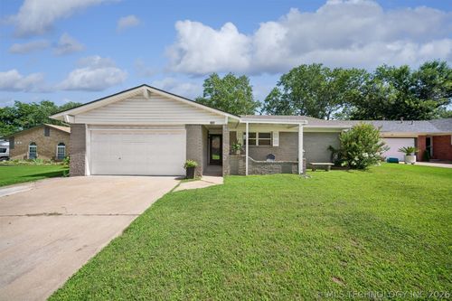 107 18th St, Owasso, OK, 74055-4638 | Card Image